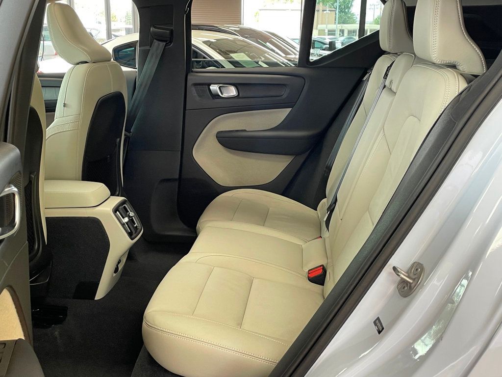 2024 Volvo XC40 AWD Ultimate photo 23