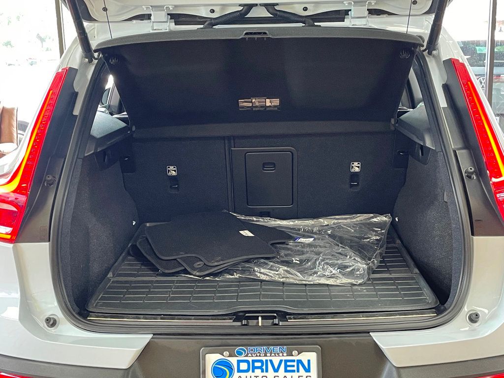 2024 Volvo XC40 AWD Ultimate photo 25