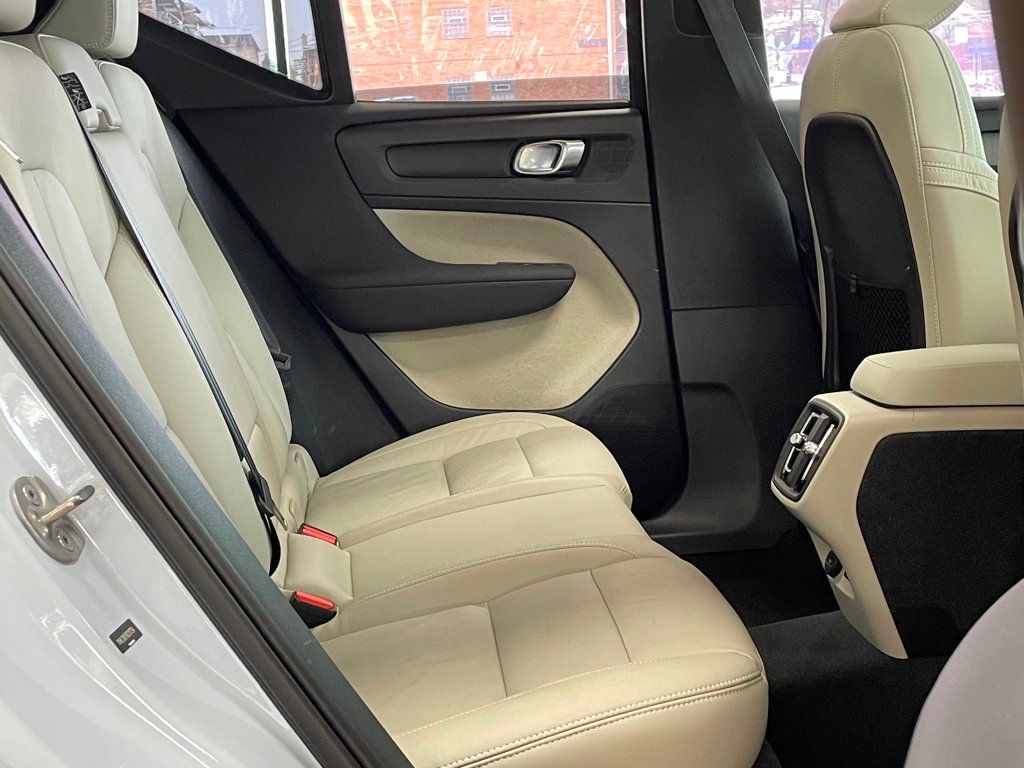 2024 Volvo XC40 AWD Ultimate photo 28
