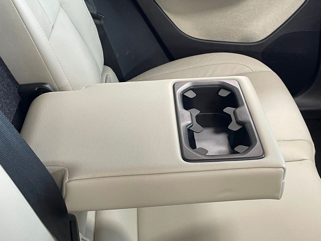 2024 Volvo XC40 AWD Ultimate photo 30