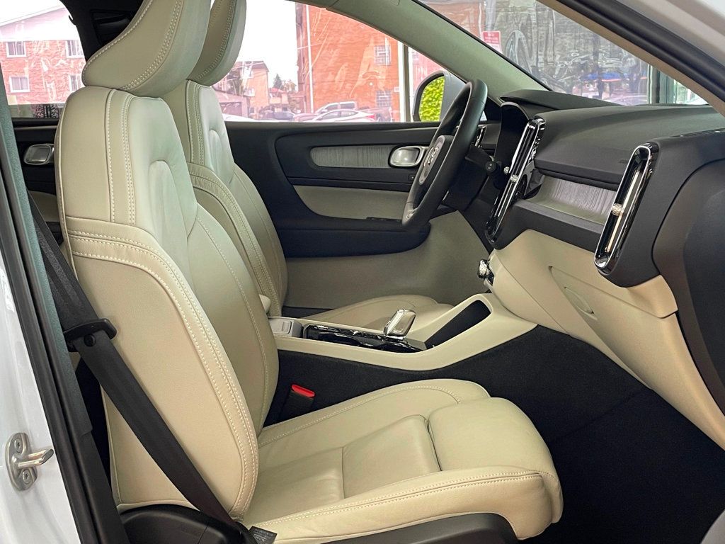 2024 Volvo XC40 AWD Ultimate photo 32