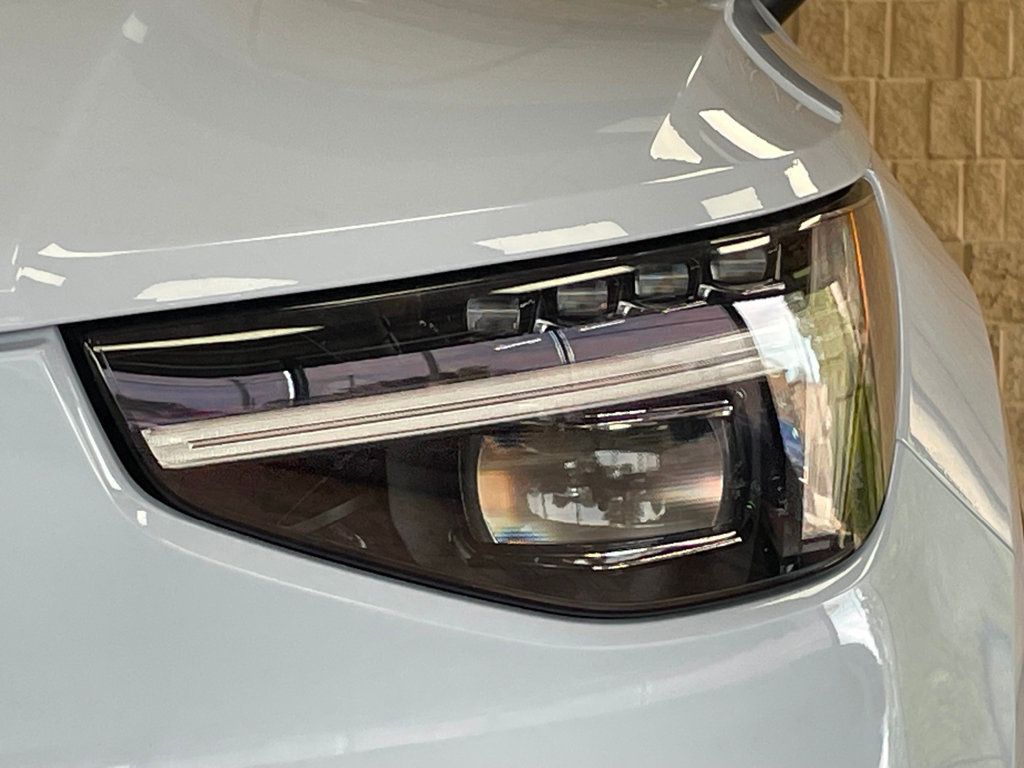2024 Volvo XC40 AWD Ultimate photo 4