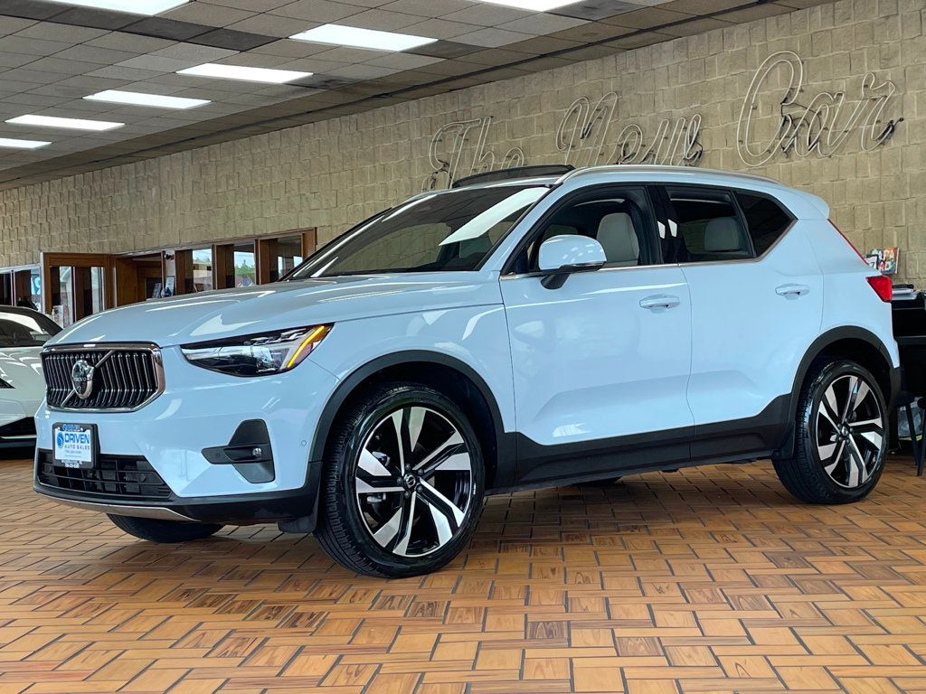 2024 Volvo XC40 AWD Ultimate photo 5