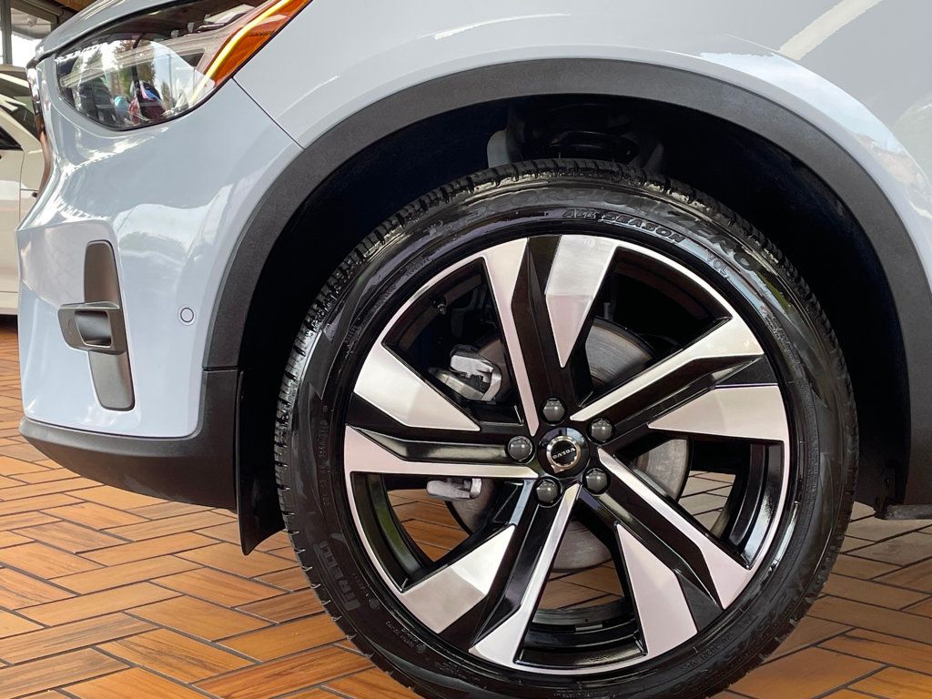 2024 Volvo XC40 AWD Ultimate photo 6