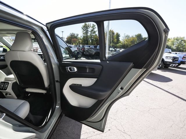 2024 Volvo XC40 B5 Plus Dark - 23097841 - 13