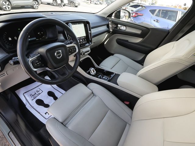 2024 Volvo XC40 B5 Plus Dark - 23097841 - 16
