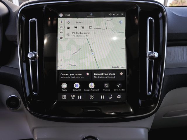 2024 Volvo XC40 B5 Plus Dark - 23097841 - 22