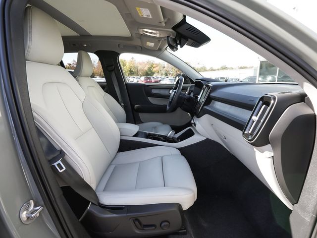 2024 Volvo XC40 B5 Plus Dark - 23097841 - 35