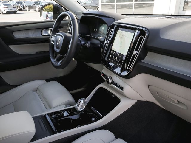 2024 Volvo XC40 B5 Plus Dark - 23097841 - 38