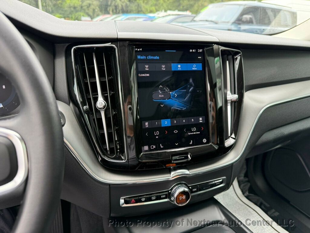 2024 Volvo XC60 B5 Core photo 18