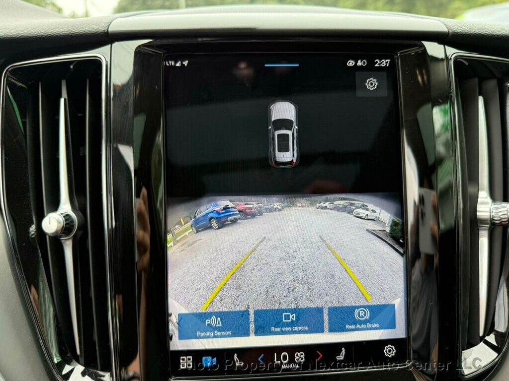 2024 Volvo XC60 B5 Core photo 19
