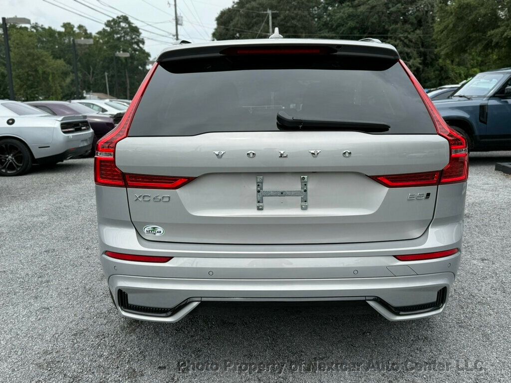 2024 Volvo XC60 B5 Core photo 4