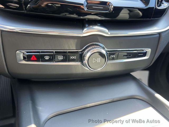 2024 Volvo XC60 B5 AWD Core Dark Theme - 23033045 - 29