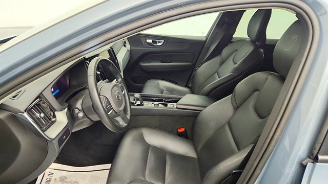 2024 Volvo XC60 B5 AWD Core Dark Theme - 22998945 - 18