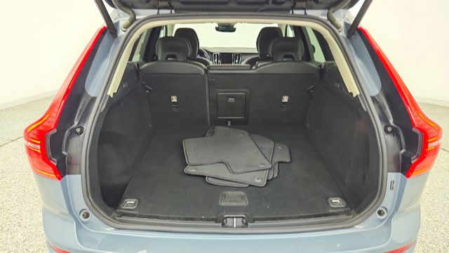 2024 Volvo XC60 B5 AWD Core Dark Theme - 22998945 - 20