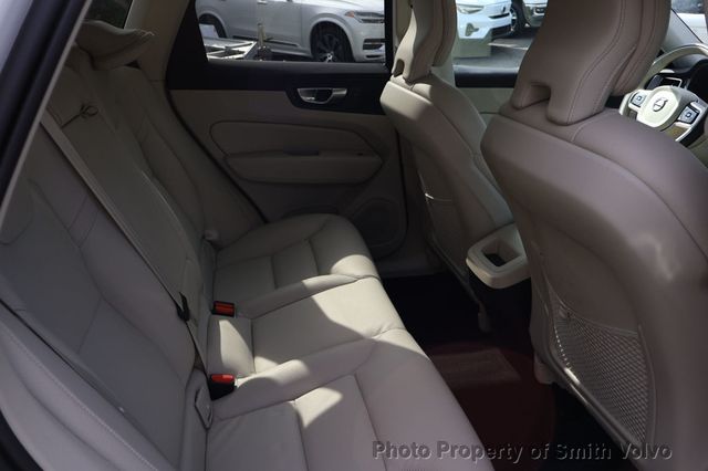 2024 Volvo XC60 B5 AWD Core Dark Theme - 23073200 - 9