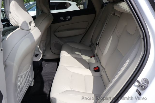 2024 Volvo XC60 B5 AWD Core Dark Theme - 23073200 - 10
