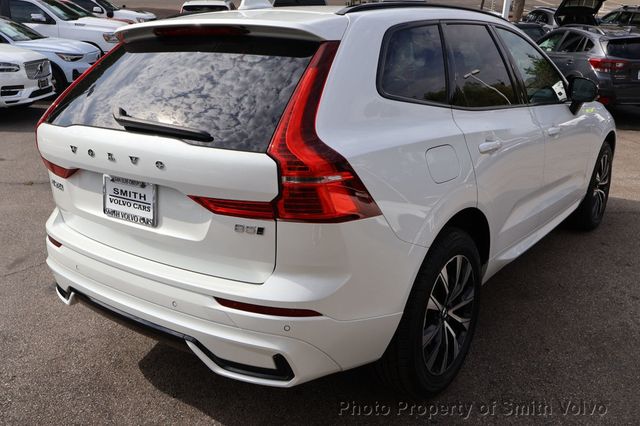 2024 Volvo XC60 B5 AWD Core Dark Theme - 23073200 - 4
