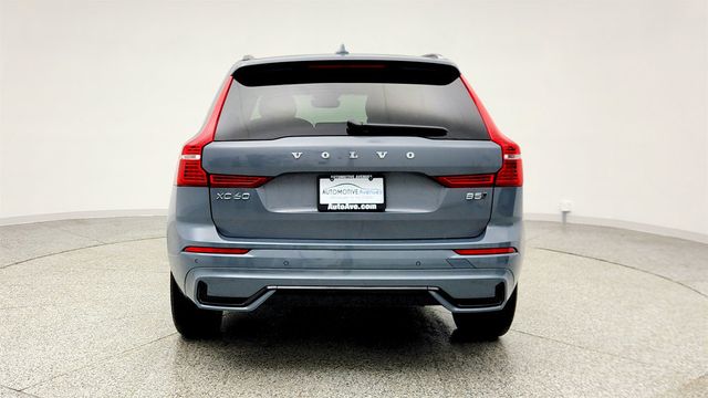 2024 Volvo XC60 B5 AWD Core Dark Theme w/ 19" Alloy Wheels & Power Tailgate - 22998945 - 5