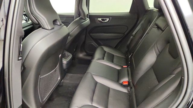 2024 Volvo XC60 B5 AWD Core Dark Theme w/ Climate Package & 19'' Wheels - 23068503 - 20