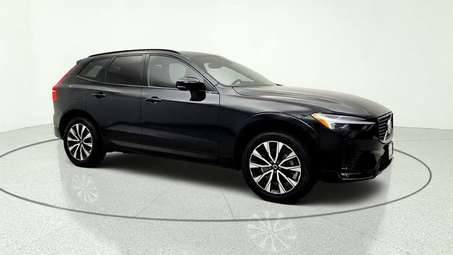 2024 Volvo XC60 B5 AWD Core Dark Theme w/ Climate Package & 19'' Wheels - 23068503 - 2