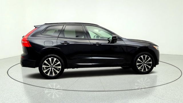 2024 Volvo XC60 B5 AWD Core Dark Theme w/ Climate Package & 19'' Wheels - 23068503 - 3