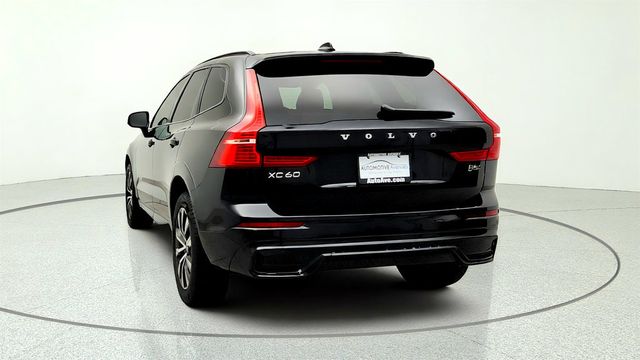 2024 Volvo XC60 B5 AWD Core Dark Theme w/ Climate Package & 19'' Wheels - 23068503 - 5