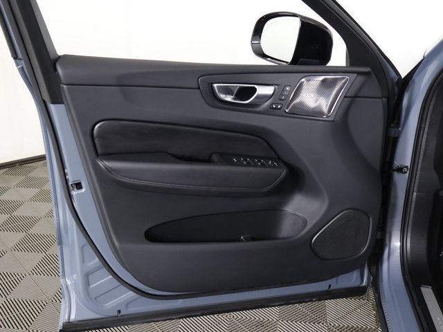 2024 Volvo XC60 B5 AWD Plus Dark Theme - 22951584 - 25