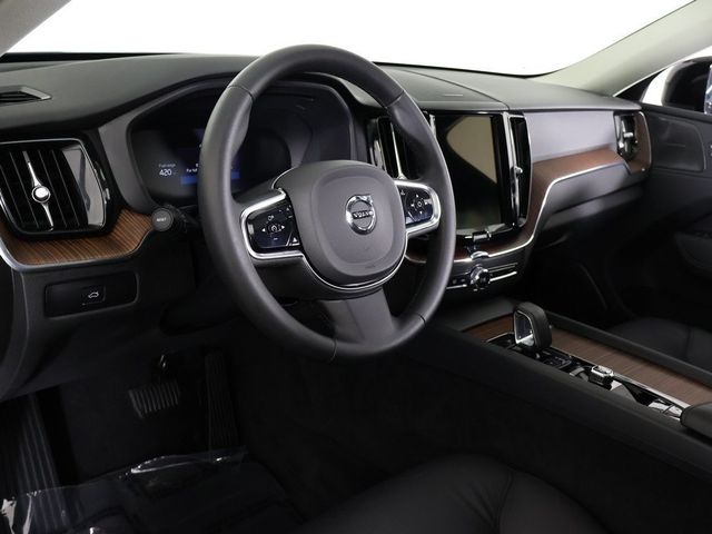 2024 Volvo XC60 B5 AWD Plus Dark Theme - 22951584 - 29