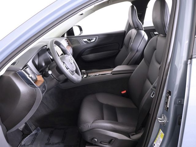 2024 Volvo XC60 B5 AWD Plus Dark Theme - 22951584 - 31