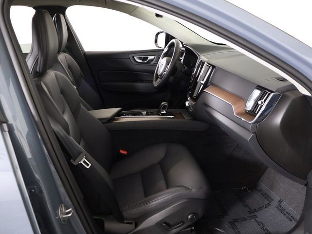2024 Volvo XC60 B5 AWD Plus Dark Theme - 22951584 - 32