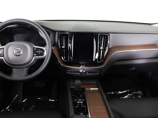 2024 Volvo XC60 B5 AWD Plus Dark Theme - 22951584 - 39