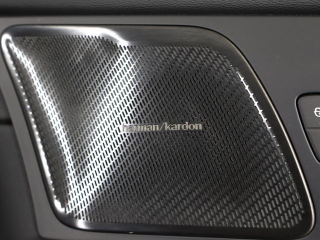 2024 Volvo XC60 B5 AWD Plus Dark Theme - 22951584 - 55