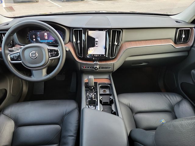 2024 Volvo XC60 B5 AWD Plus Dark Theme - 22949985 - 11