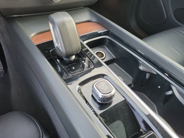 2024 Volvo XC60 B5 AWD Plus Dark Theme - 22949985 - 13