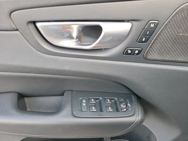 2024 Volvo XC60 B5 AWD Plus Dark Theme - 22949985 - 6