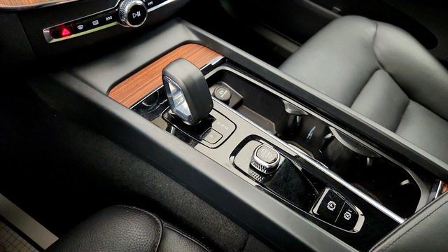 2024 Volvo XC60 B5 AWD Plus Dark Theme - 23066369 - 15