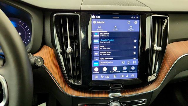 2024 Volvo XC60 B5 AWD Plus Dark Theme - 23066369 - 16