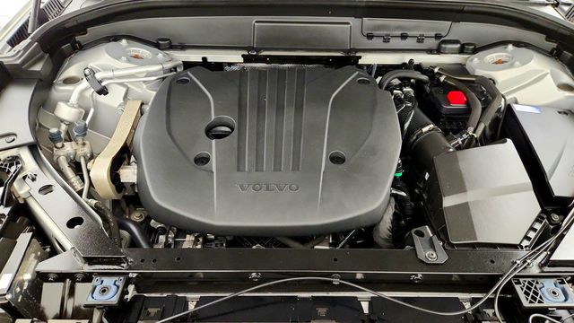 2024 Volvo XC60 B5 AWD Plus Dark Theme - 23066369 - 25