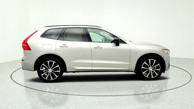 2024 Volvo XC60 B5 AWD Plus Dark Theme - 23066369 - 3