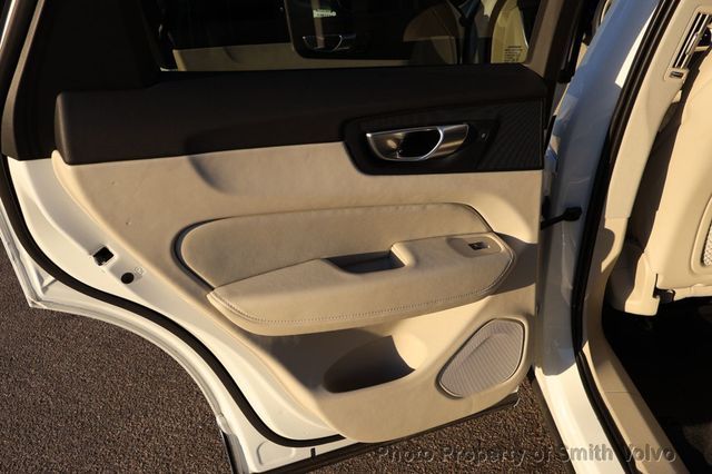 2024 Volvo XC60 B5 AWD Plus Dark Theme - 23092032 - 10