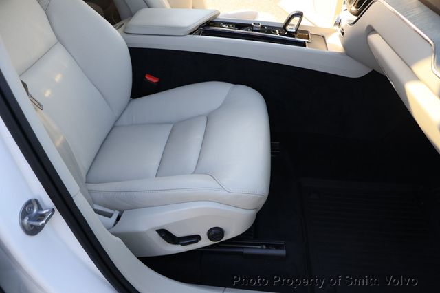 2024 Volvo XC60 B5 AWD Plus Dark Theme - 23092032 - 12