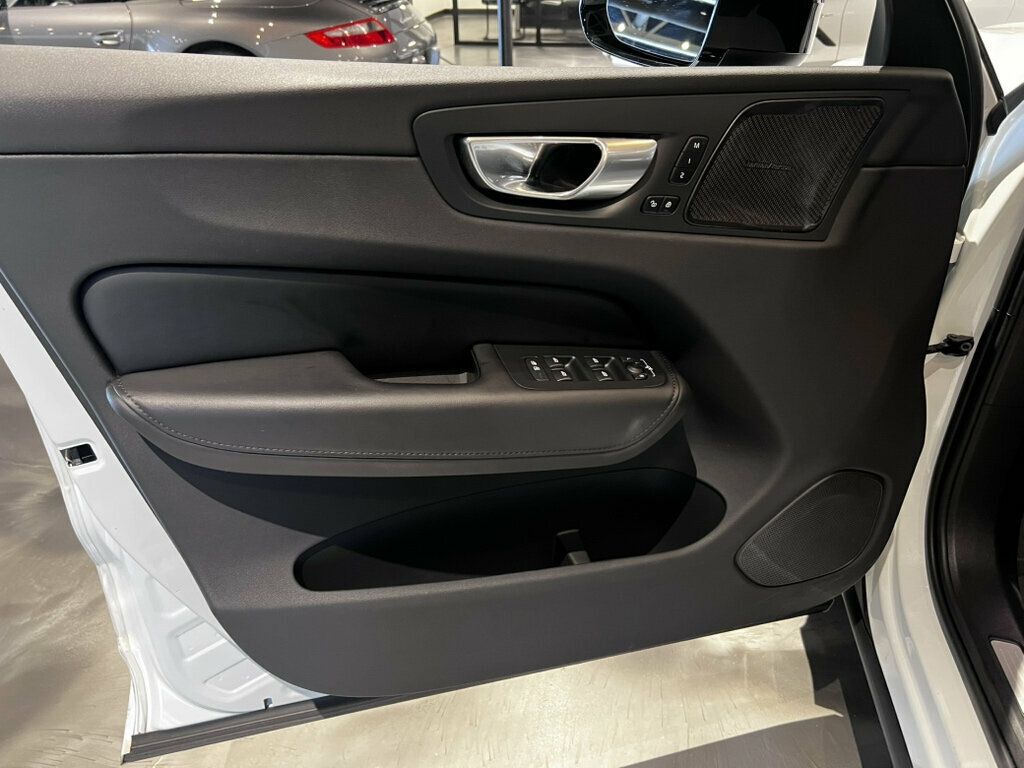 2024 Volvo XC60 B5/AWD/Plus/DarkTheme/ClimatePkg/HarmonKardonSound/AdapCruise - 23050685 - 9