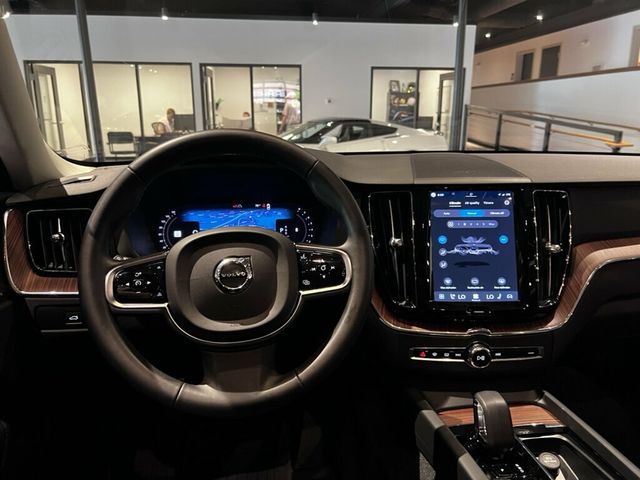2024 Volvo XC60 B5/AWD/Plus/DarkTheme/ClimatePkg/HarmonKardonSound/AdapCruise - 23050685 - 12