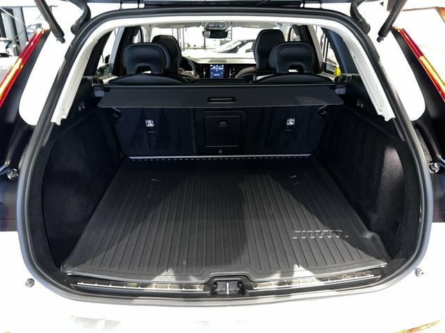 2024 Volvo XC60 B5/AWD/Plus/DarkTheme/ClimatePkg/HarmonKardonSound/AdapCruise - 23050685 - 20