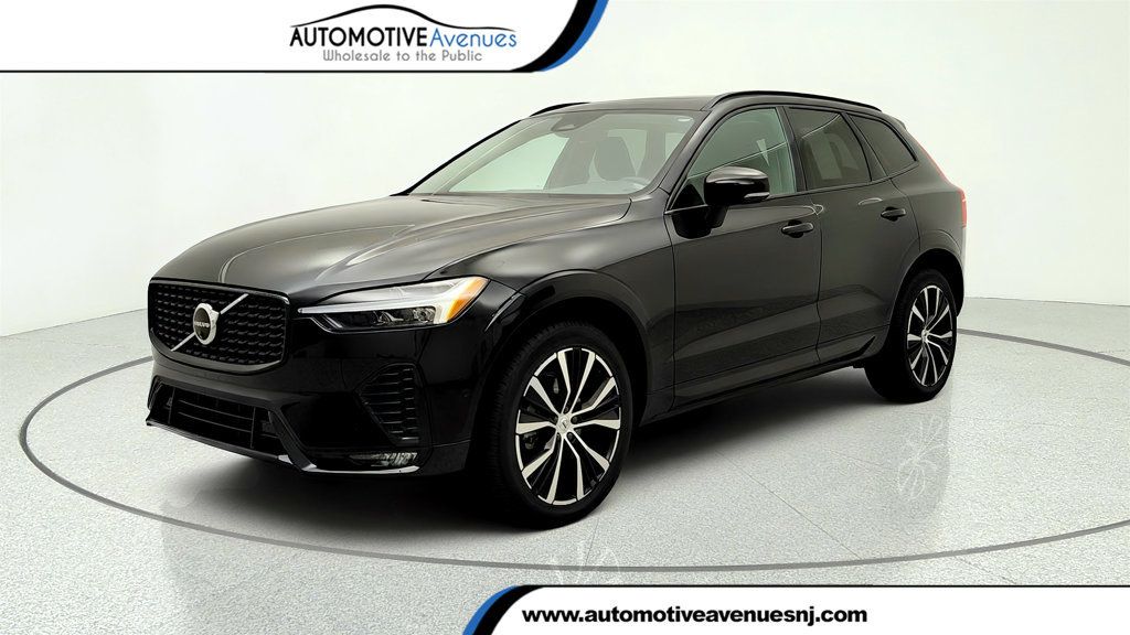 2024 Volvo XC60 B5 AWD Plus Dark Theme w/ 20'' Black Diamond Cut Wheels - 23046980 | Video 1