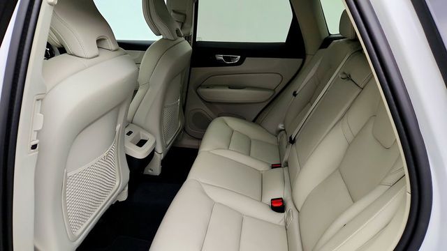 2024 Volvo XC60 B5 AWD Plus Dark Theme w/ Climate Pkg & 20'' Diamond Cut Wheels - 23091674 - 20
