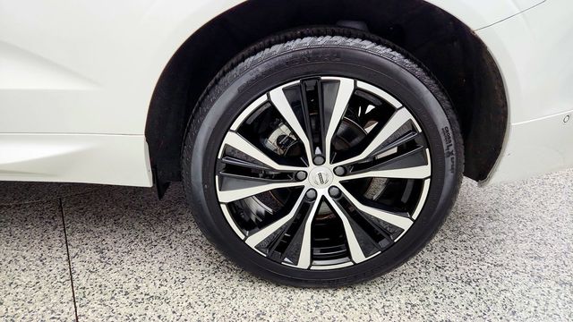 2024 Volvo XC60 B5 AWD Plus Dark Theme w/ Climate Pkg & 20'' Diamond Cut Wheels - 23091674 - 8