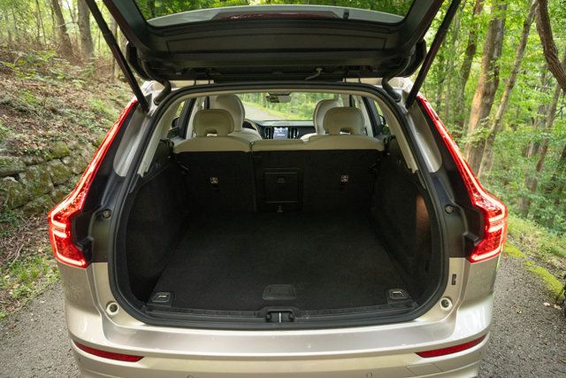 2024 Volvo XC60 MSRP$48465/B5/BlindSpotMonitor/LaneKeepAssist/HeatedSeats/NAV - 23051019 - 25