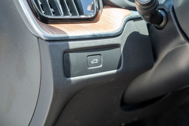 2024 Volvo XC60 MSRP$55840/B5-Plus-DarkTheme/ClimatePkg/350SurroundViewCam - 23050212 - 34